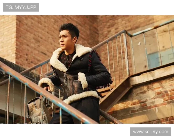 冬季潮流必备足球狗内搭 温暖舒适时尚百搭让你冬日出行无忧